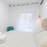Apartment Gran Via Nazari, By Daimar Granada