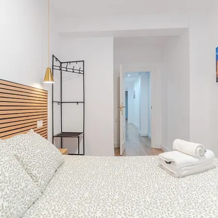 Appartamento Gran Via Nazari, By Daimar Granada