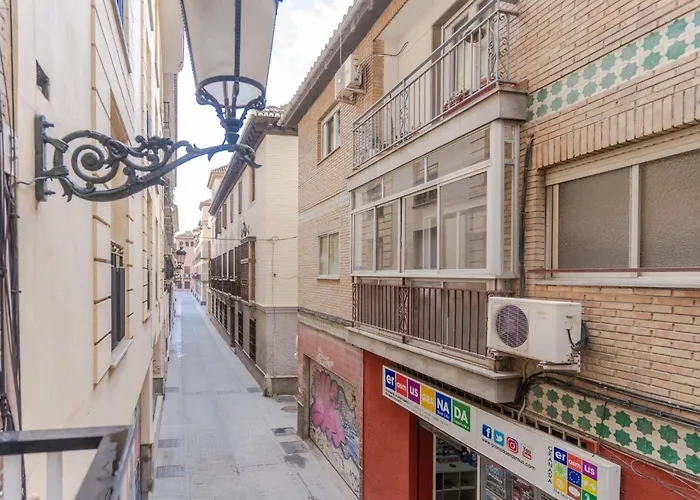 Gran Via Nazari, By Daimar Daire
