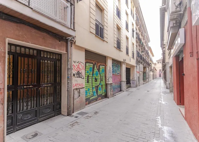 Daire Gran Via Nazari, By Daimar Granada